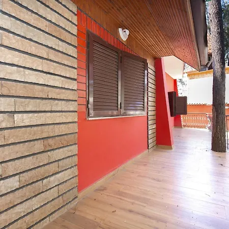 Red Vila Golem (Tirana)